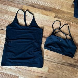 Nike Weightless running tank + Nike Bra